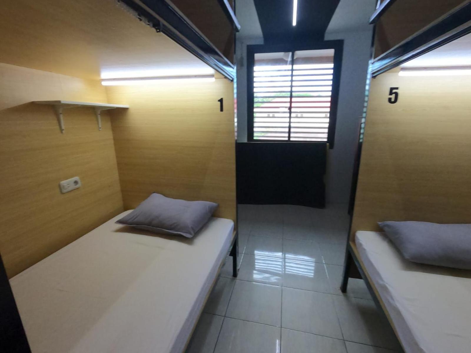 Innbox Hostel Соронг Екстериор снимка